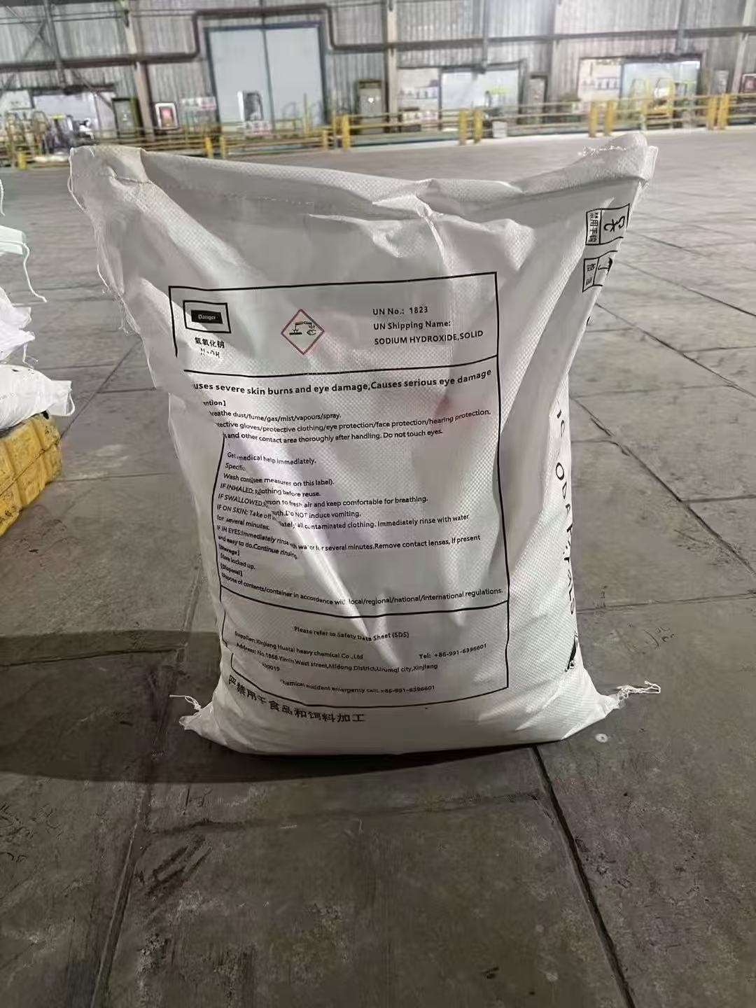 Caustic Soda Pearls Food Grade in 25kg Bag Factory Price